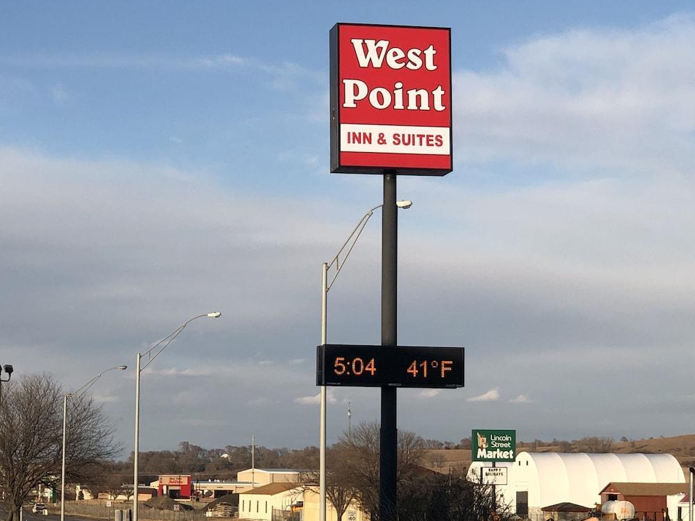 Oyo West Point Inn Exteriér fotografie